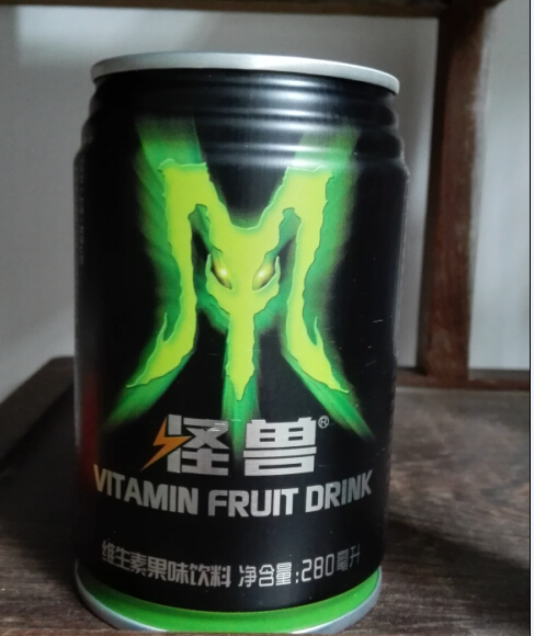 怪兽维生素果味饮料