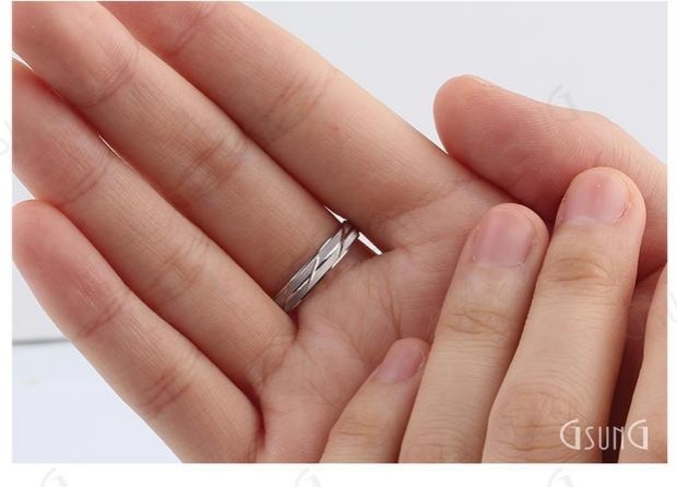 吉上吉铂金珠宝手饰情侣对戒结婚戒指男女素金PT950精工内弧定制