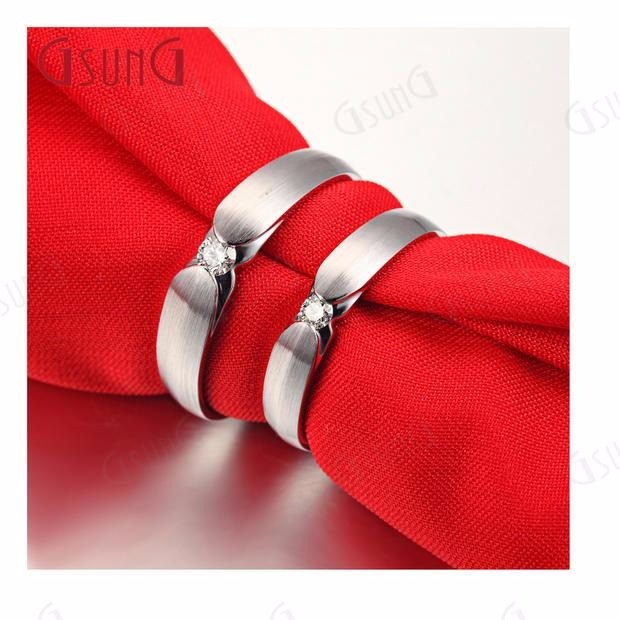 GSUNG吉上吉AU750钻石结婚对戒18K白金情侣对戒时尚男女钻戒指环