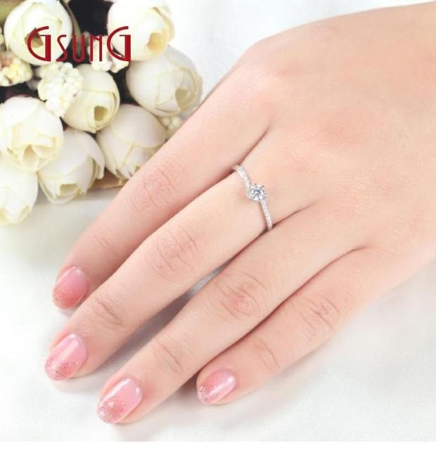 GSUNG白金18K钻石戒指/指环女款群镶结婚戒子PT950镶嵌钻石婚戒