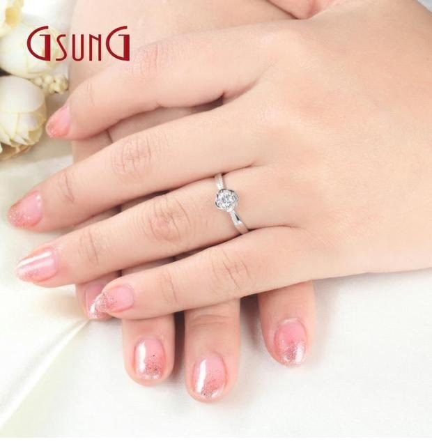 GSUNG白金18k钻戒婚戒八心八箭花约裸钻定制女戒钻石戒指钻石女戒