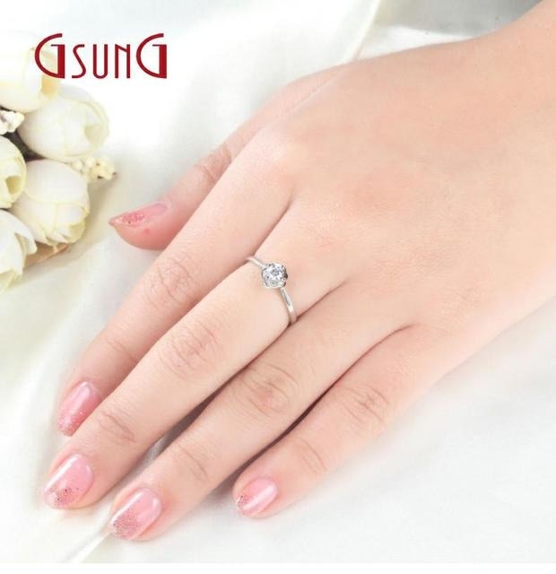 GSUNG白18K金钻石戒指/指环女款结婚订婚钻戒铂金PT镶钻婚戒钻戒