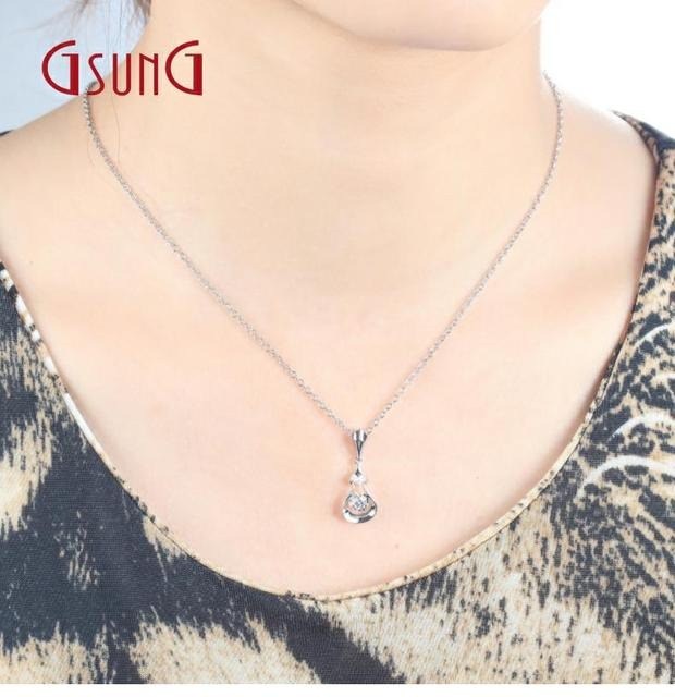 GSUNG 18K白/黄/玫瑰金钻石吊坠女锁骨链项链挂牌女款铂金项坠
