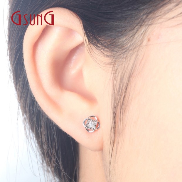 GSUNG白18K金女款单钻钻石耳钉女士精致花朵钻石耳坠铂金钻石耳珠