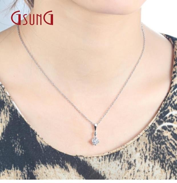 GSUNG  18K白金钻石项链吊坠女款优雅动人钻石挂件铂金PT950吊环