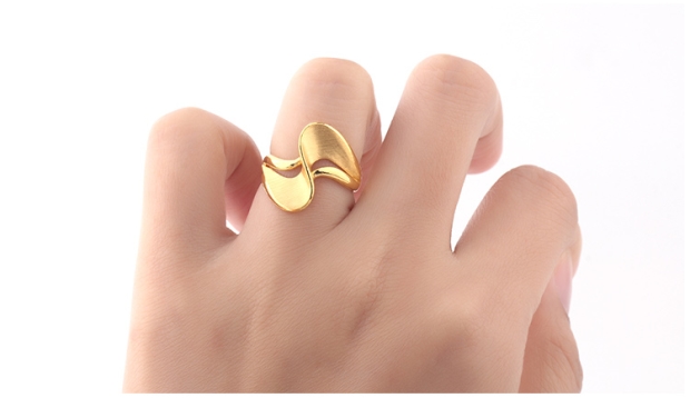 GSUNG黄金AU999活圈S形女士磨砂戒指足金简约女款指环送女友