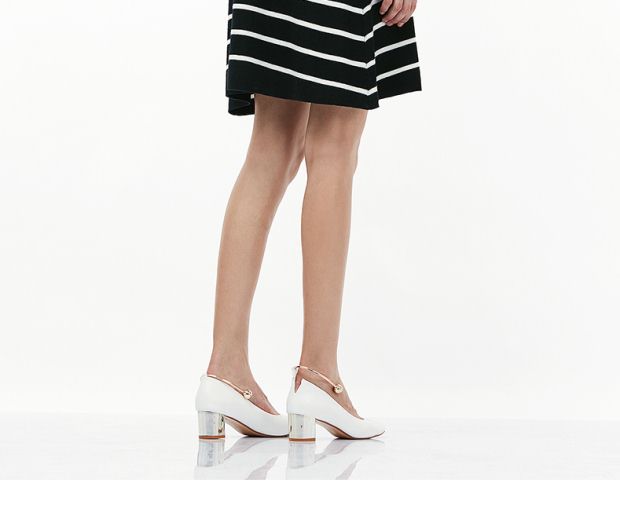 YINER音儿2017秋季新款 黑白条纹喇叭袖拼接针织连衣裙8C57306140