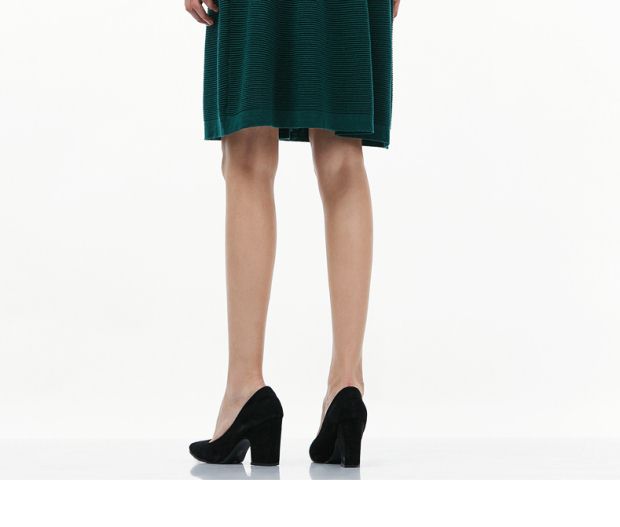 YINER音儿2017秋季新款 时尚线条蝴蝶结腰带针织连衣裙8C57306310