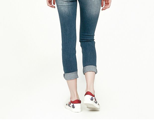 YINER音儿 2017秋季新款 时尚刺绣修身铅笔裤牛仔裤8C57320010