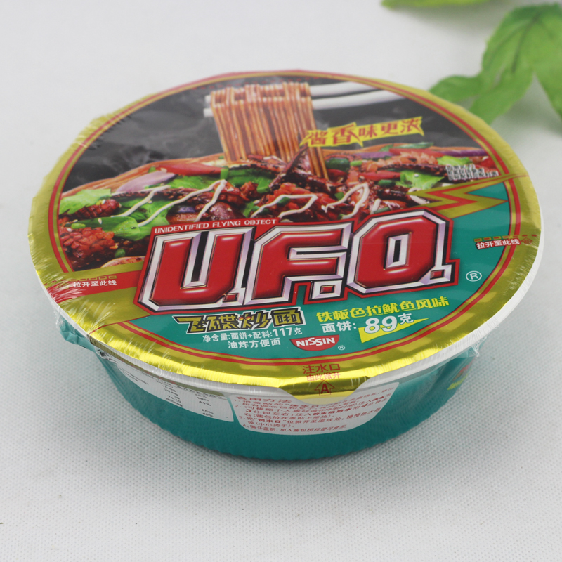传诚世家日清UFO飞碟炒面铁板色拉鱿鱼风味1117g